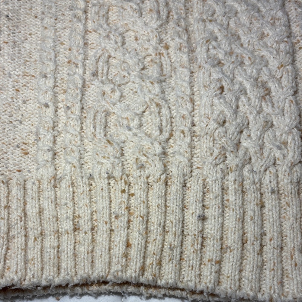 Lizsport Vintage Cozy Cable Knit Turtleneck Sweater - Picture 5 of 9